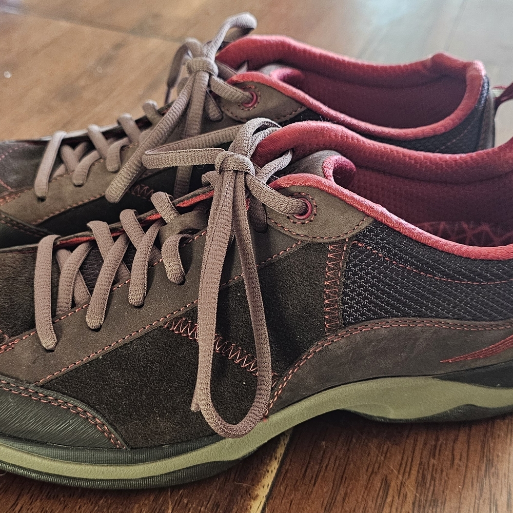Women's Brown and Red Sneakers